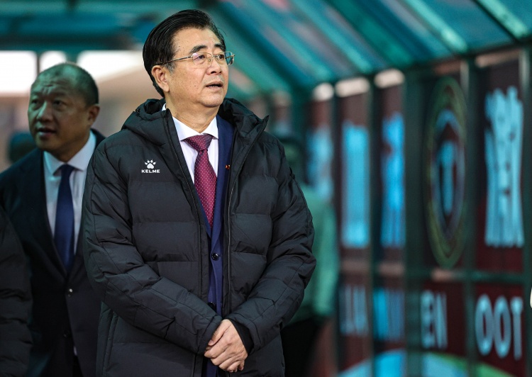 半岛体育-宋凯：中国足球全方面落后尚未得到扭转，重大赛事未能实现突破