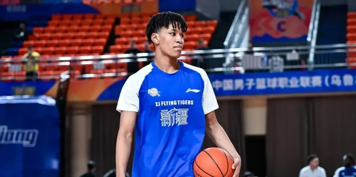 半岛体育APP-格兰建队真有一套！四小将被挖掘各显神通，防守体系也搭建完毕|新疆|广东|曲笑宇|葛浩然|冯傲_新浪体育_新浪新闻