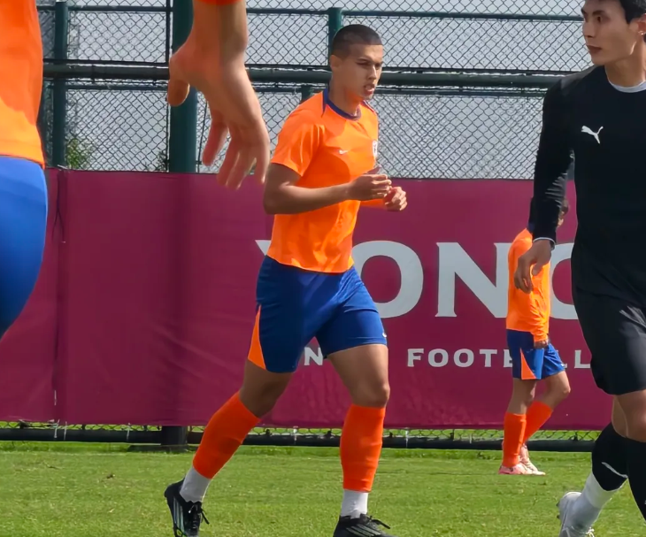 半岛体育娱乐-泰山队动态，热身赛1比5输球，主力在国足进球，克雷桑恢复训练