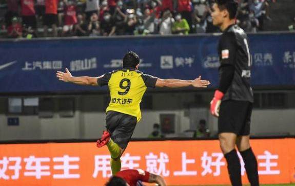 半岛体育官网-还有谁？120球！艾克森超李金羽成顶级联赛射手王