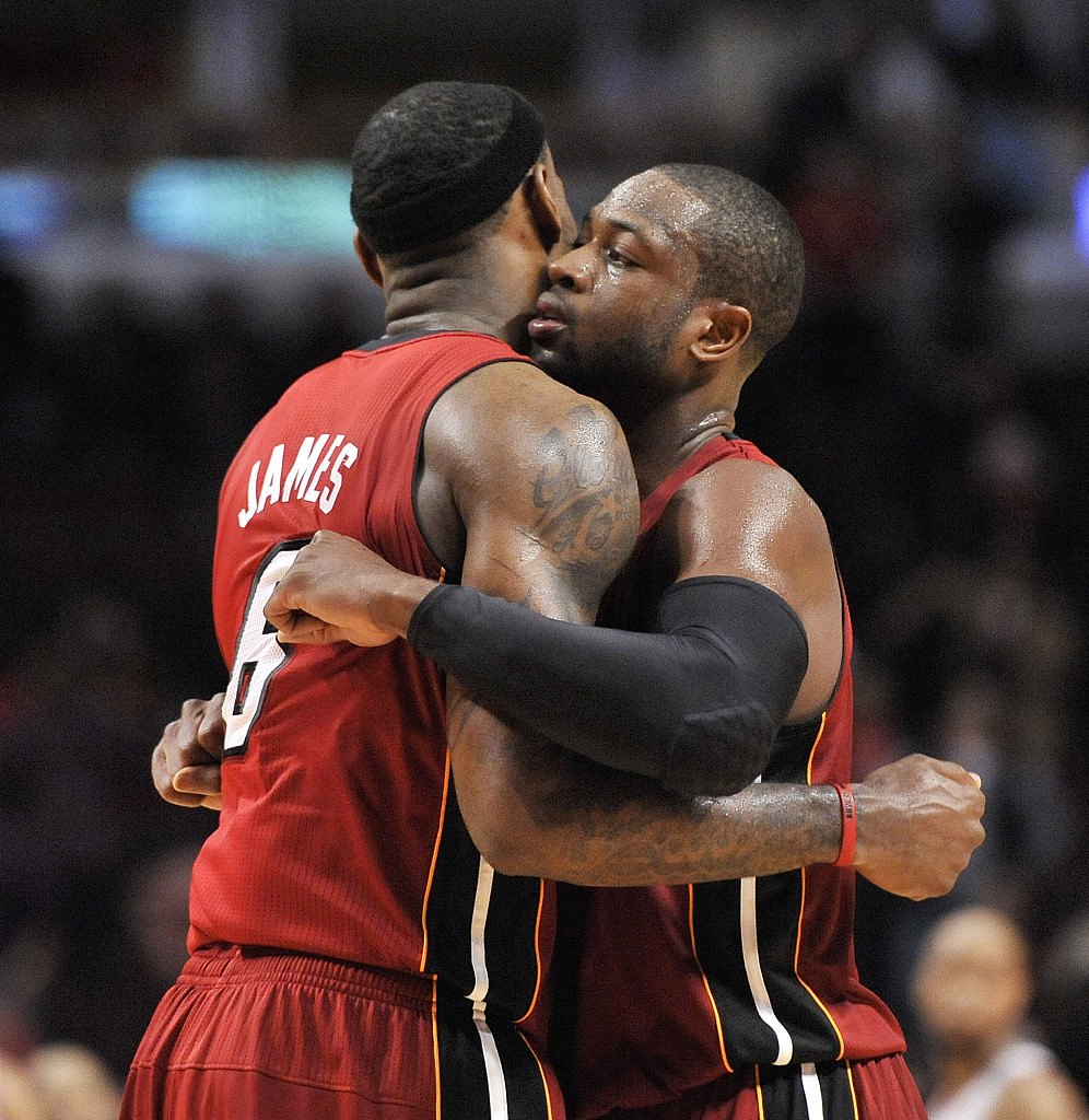 半岛体育-阿里纳斯：韦德本该有MVP&amp;更多得分王 但他为詹姆斯牺牲了数据