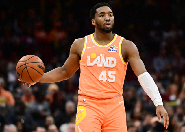 17届之光！米切尔砍下15000分，同届塔图姆福克斯热巴多少分？|阿德巴约|多诺万-米切尔|克利夫兰骑士队|达拉斯独行侠队|巴姆-阿德巴约_新浪体育_新浪新闻